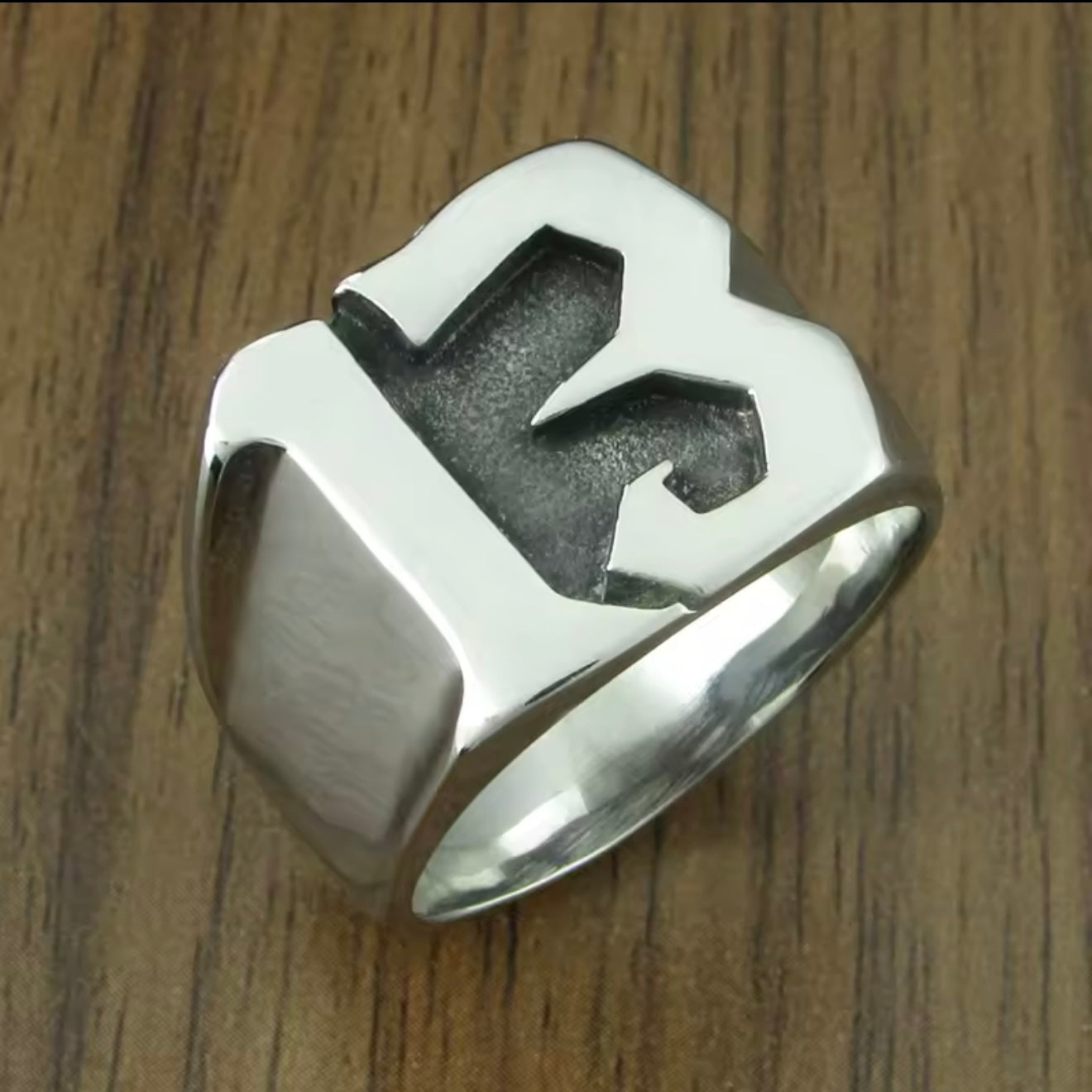 Lucky 13 Ring